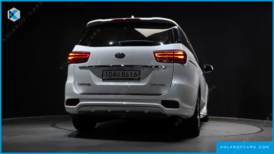 KIA CARNIVAL 7-SEATER LIMOUSINE