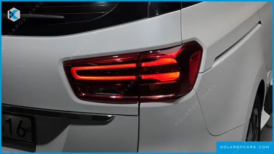 KIA CARNIVAL 7-SEATER LIMOUSINE