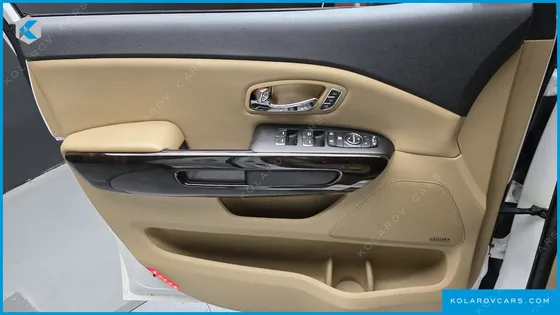 KIA CARNIVAL 7-SEATER LIMOUSINE