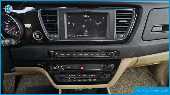 KIA CARNIVAL 9-SEATER PRSTIGE