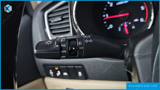 KIA CARNIVAL 9-SEATER PRSTIGE