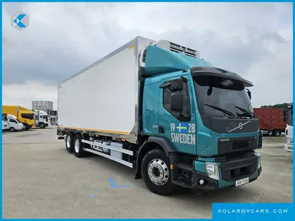 VOLVO CARGO TRUCK 6X2