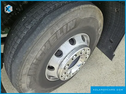 VOLVO CARGO TRUCK 6X2