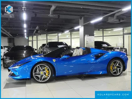 FERRARI F8 3.9 V8
