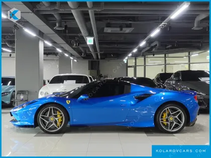 FERRARI F8 3.9 V8