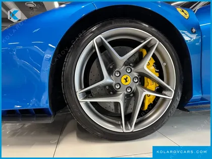 FERRARI F8 3.9 V8