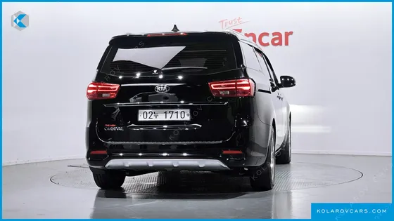 KIA CARNIVAL 9-SEATER NOBLESSE SPECIAL