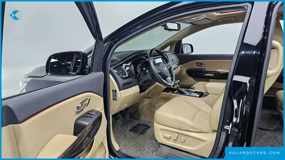 KIA CARNIVAL 9-SEATER NOBLESSE SPECIAL