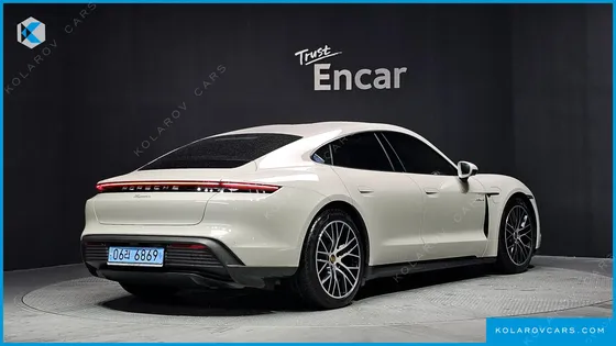 PORSCHE TAYCAN BASE