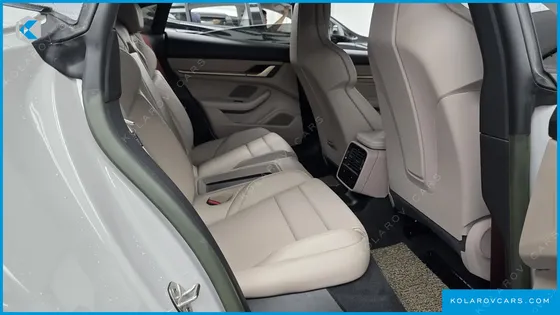 PORSCHE TAYCAN BASE