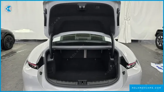 PORSCHE TAYCAN BASE