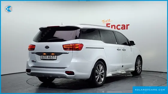 KIA CARNIVAL 9-SEATER NOBLESSE