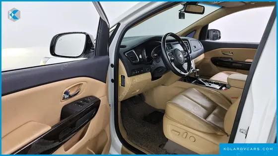 KIA CARNIVAL 9-SEATER NOBLESSE