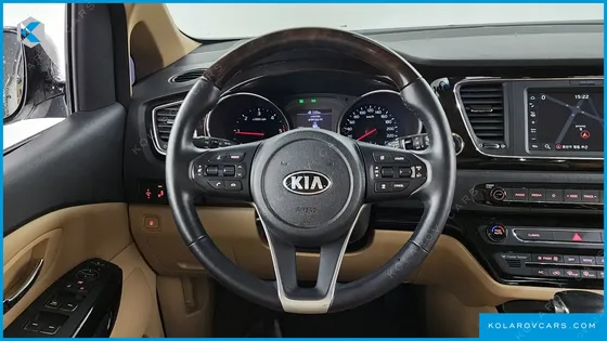 KIA CARNIVAL 9-SEATER NOBLESSE