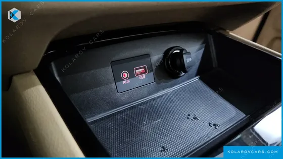 KIA CARNIVAL 9-SEATER NOBLESSE