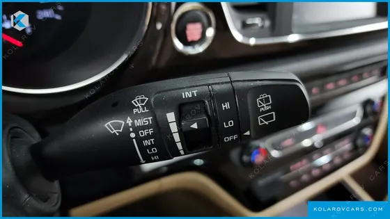 KIA CARNIVAL 9-SEATER NOBLESSE