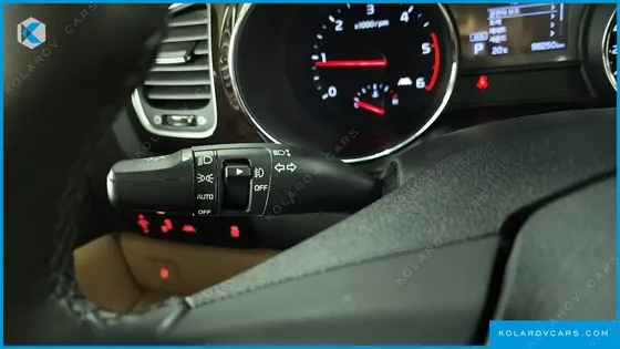 KIA CARNIVAL 9-SEATER NOBLESSE