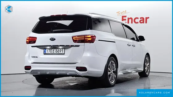 KIA CARNIVAL 9-SEATER NOBLESSE
