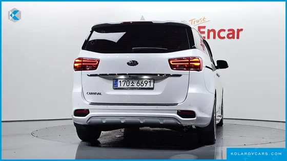 KIA CARNIVAL 9-SEATER NOBLESSE