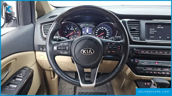 KIA CARNIVAL 9-SEATER NOBLESSE