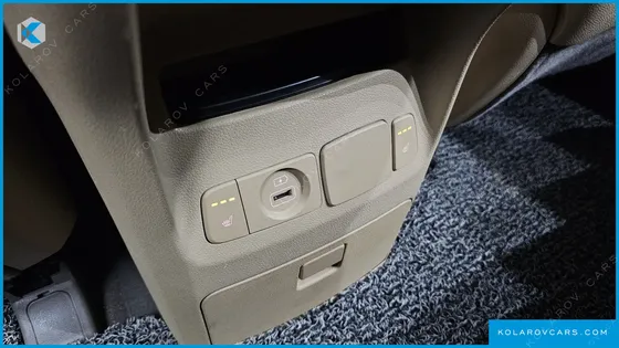 KIA CARNIVAL 9-SEATER NOBLESSE