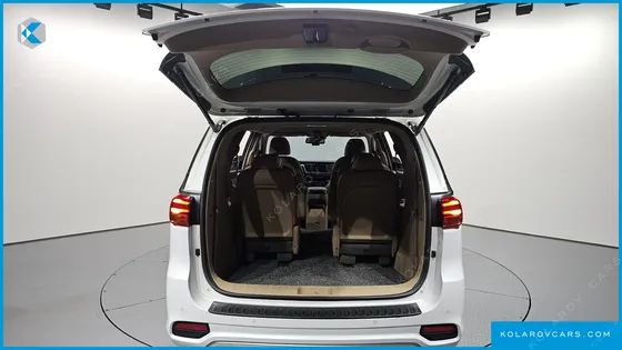 KIA CARNIVAL 9-SEATER NOBLESSE