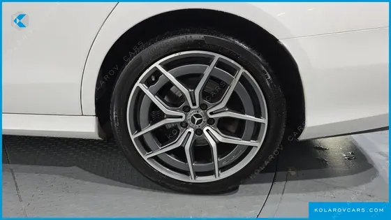 MERCEDES E-CLASS E220D 4MATIC AMG LINE