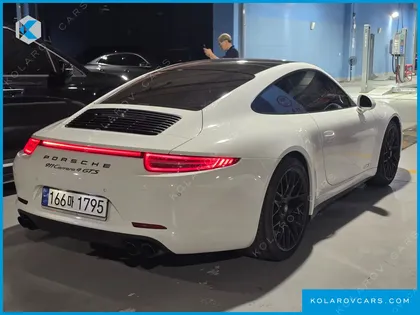 PORSCHE 911 CARRERA 4 GTS