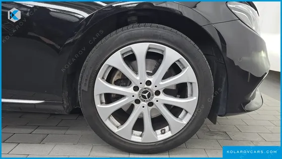 MERCEDES E-CLASS E220D EXCLUSIVE
