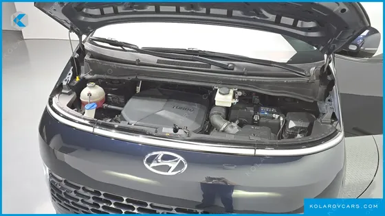 HYUNDAI STARIA CARGO 5-SEATER