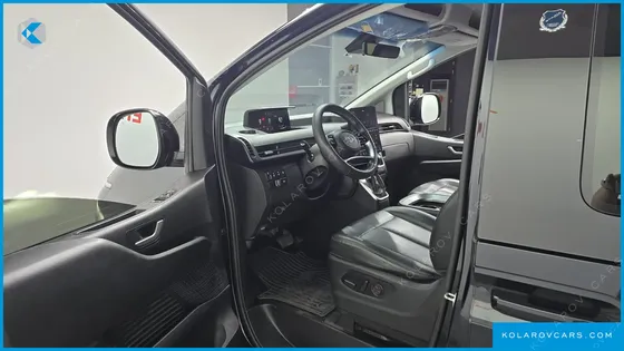 HYUNDAI STARIA CARGO 5-SEATER