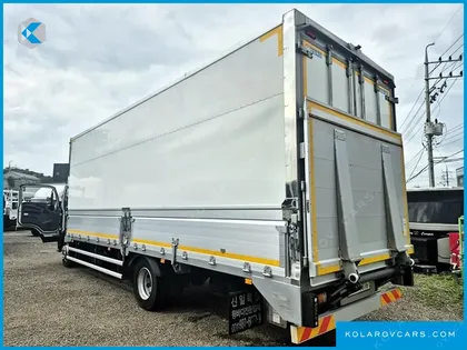HYUNDAI MEGA TRUCK PREMIUM