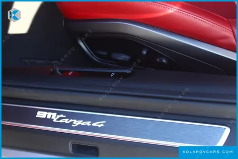 PORSCHE 911 TARGA 4