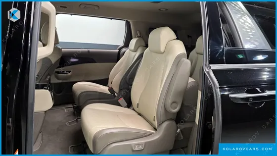 KIA CARNIVAL 9-SEATER SIGNATURE