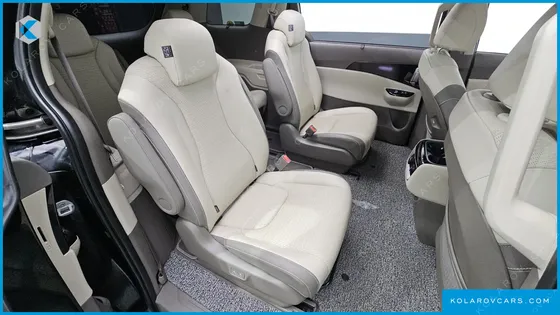 KIA CARNIVAL 9-SEATER SIGNATURE