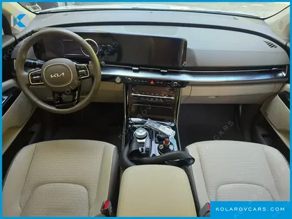 KIA CARNIVAL 7-SEATER HI-LIMOUSINE