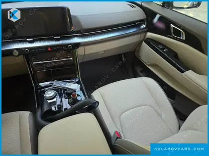 KIA CARNIVAL 7-SEATER HI-LIMOUSINE
