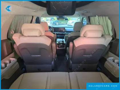 KIA CARNIVAL 7-SEATER HI-LIMOUSINE