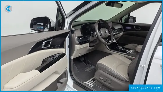 KIA CARNIVAL GASOLINE 9-SEATER HI-LIMOUSINE