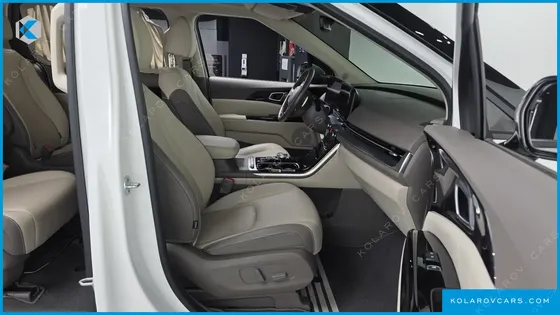 KIA CARNIVAL GASOLINE 9-SEATER HI-LIMOUSINE