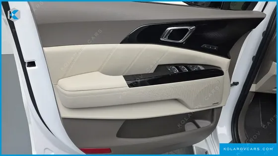 KIA CARNIVAL GASOLINE 9-SEATER HI-LIMOUSINE