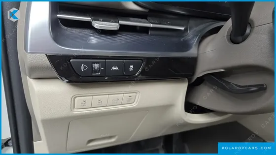 KIA CARNIVAL GASOLINE 9-SEATER HI-LIMOUSINE