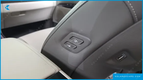 KIA CARNIVAL GASOLINE 9-SEATER HI-LIMOUSINE