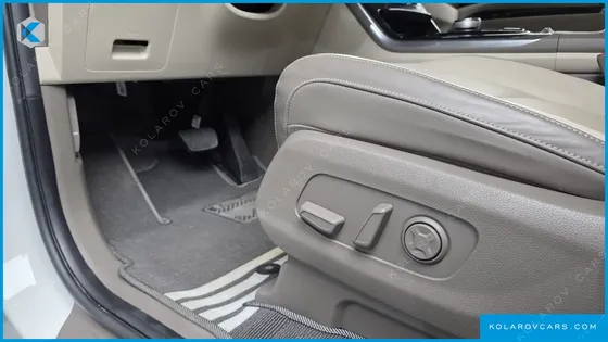 KIA CARNIVAL GASOLINE 9-SEATER HI-LIMOUSINE