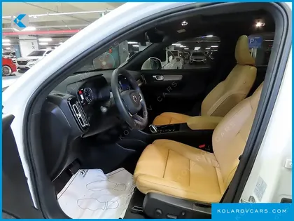 VOLVO XC40 B4 INSCRIPTION