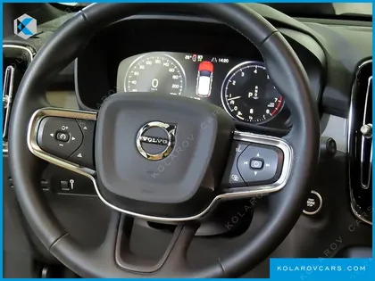 VOLVO XC40 B4 INSCRIPTION