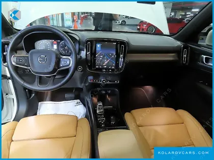 VOLVO XC40 B4 INSCRIPTION