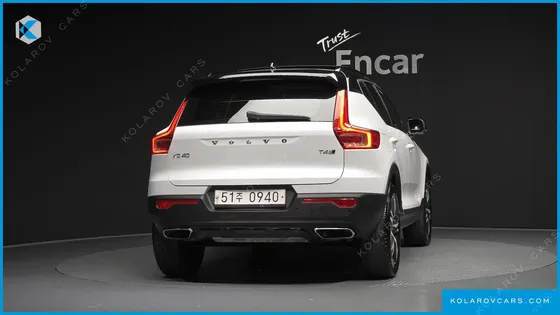VOLVO XC40 T4 R-DESIGN