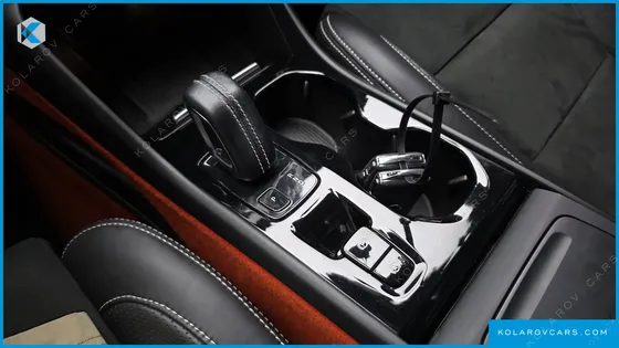 VOLVO XC40 T4 R-DESIGN