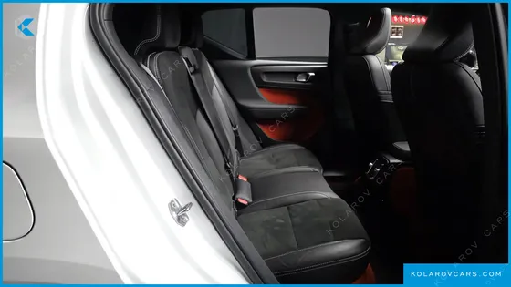 VOLVO XC40 T4 R-DESIGN